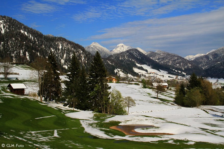 ef5ee-2017-04-21-Peternhof-hike_004