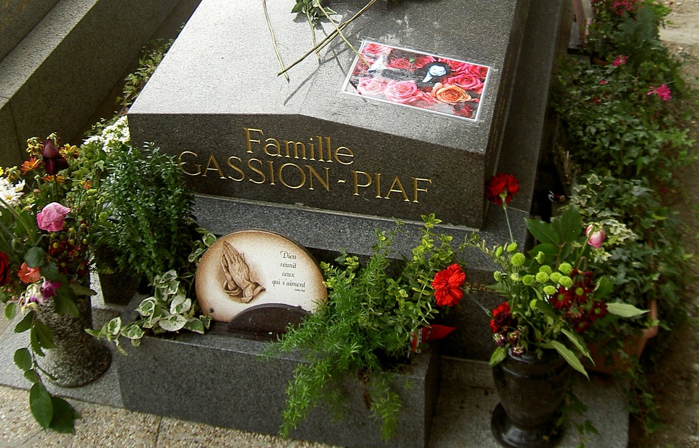 edith-piaf-pere-lachaise
