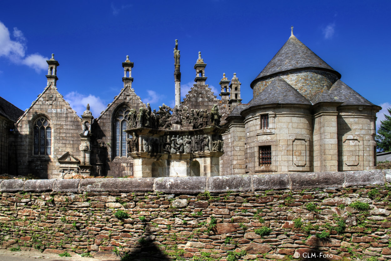 Umfriedeter Pfarrbezirk bei Guimiliau